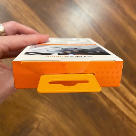 HyperDrive 7-Port Universal USB-C Hub - USB-C Docking Station for Laptop - Picture 6 of 6